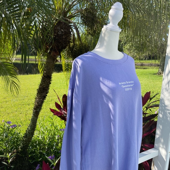 Ariana Grande RARE sweetener track list crewneck - Picture 3 of 12